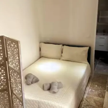 בית נופש Charmante Petite Maison *