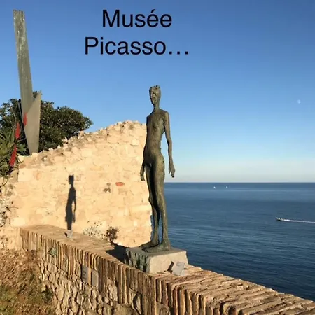 Charmante Petite Maison Сasa de vacaciones Antibes